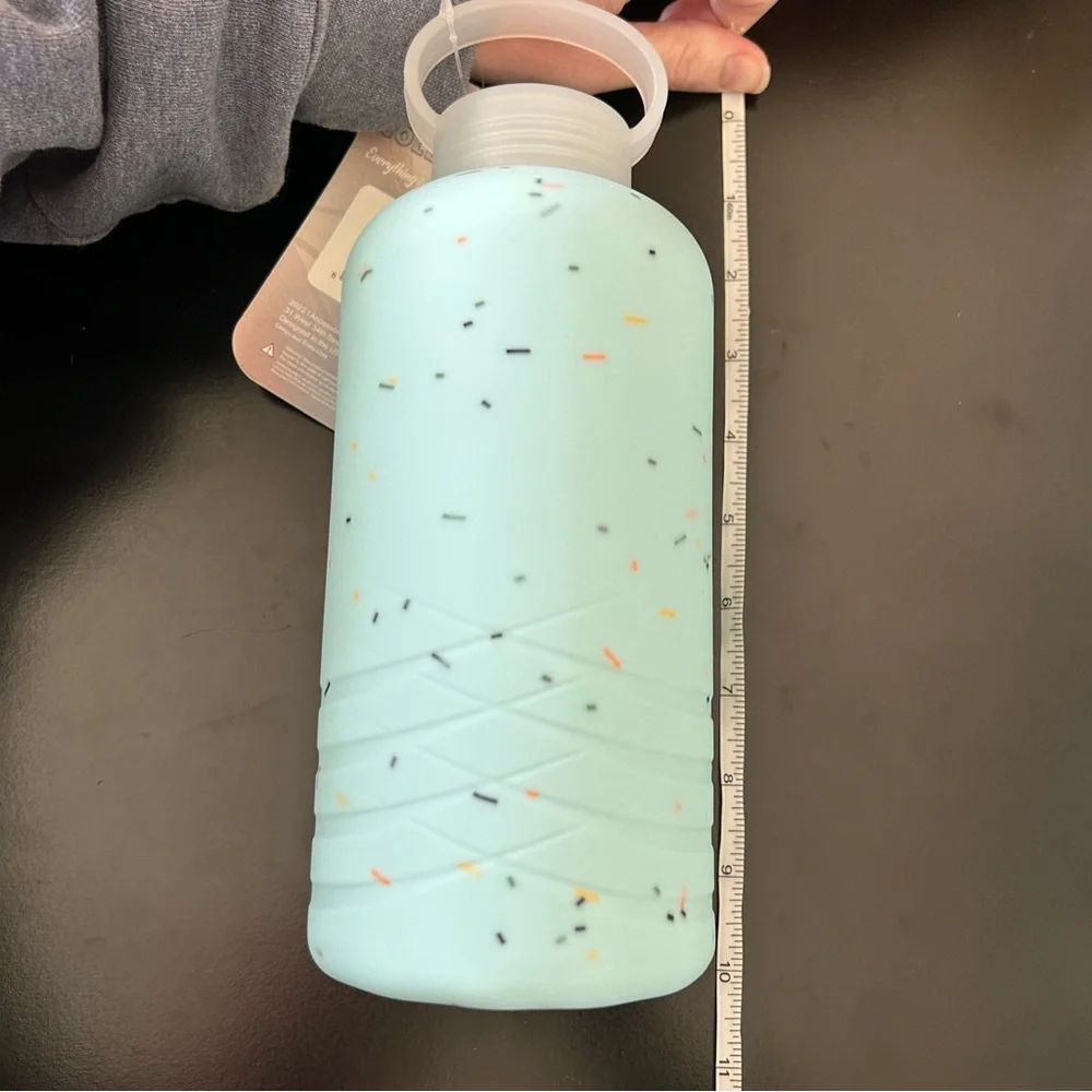 32 oz Glass Water Bottle with Blue Confetti Silicon Sleeve - Picture 10 of 16